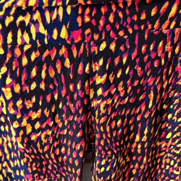 LuLaRoe Multicolor Patterned Leggings - Picture 2 of 4